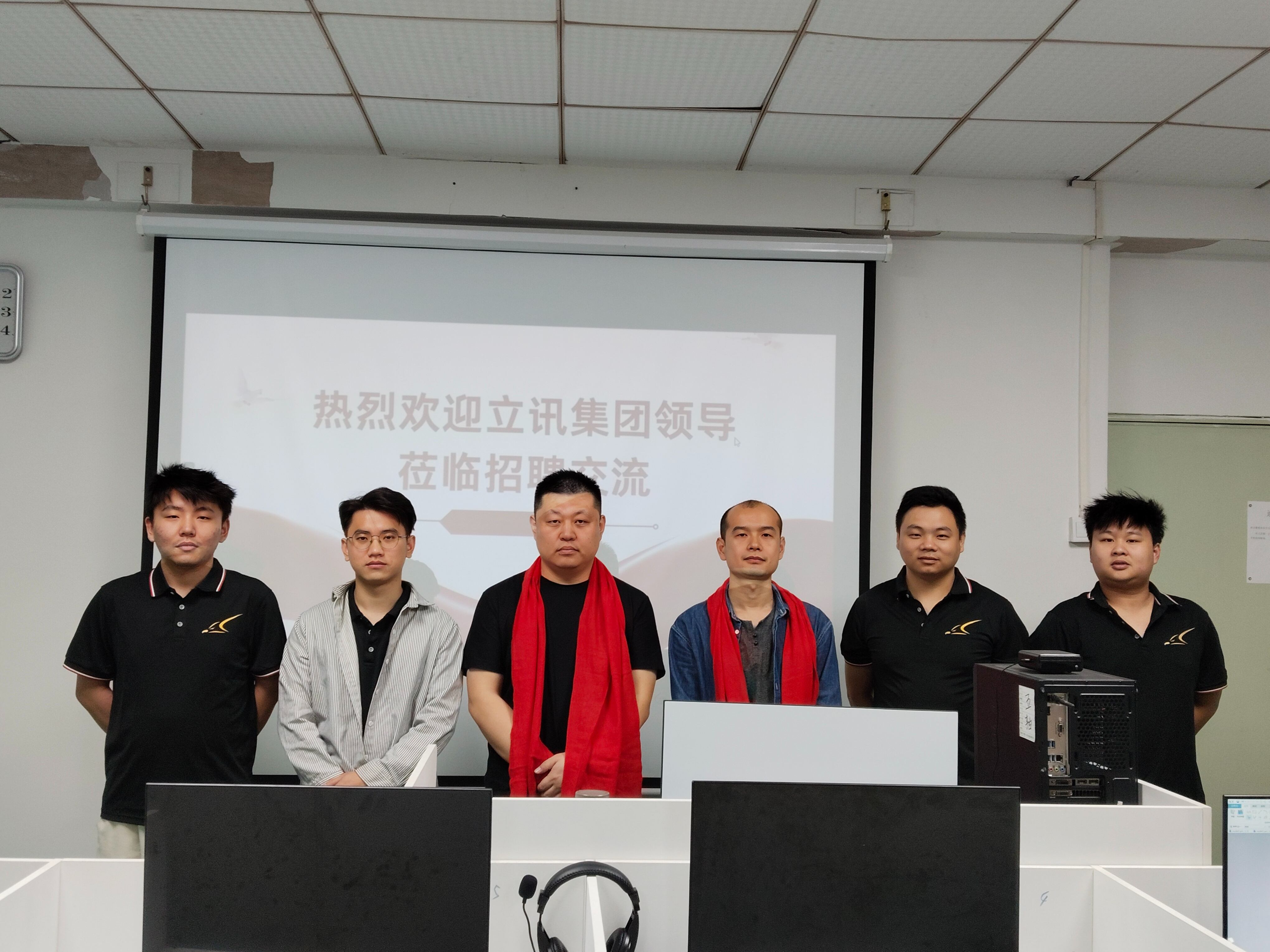 京雕教育：将回忆细心打包-搭乘梦想飞船向未来狂飙-毕业典礼